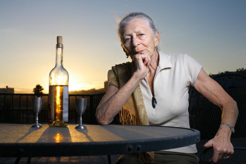 A mamá le va el vino blanco