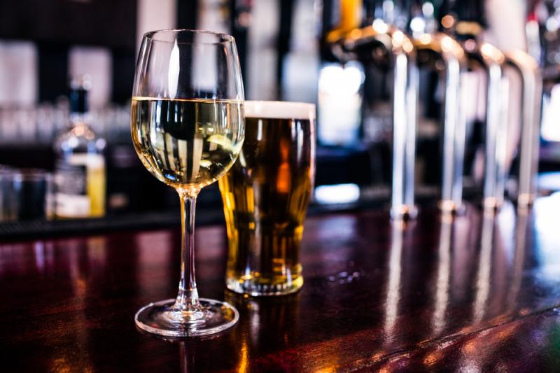¿Cerveza o vino?