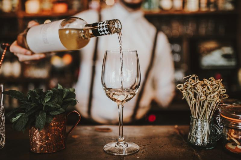 Servir vinho não é assim tão simples